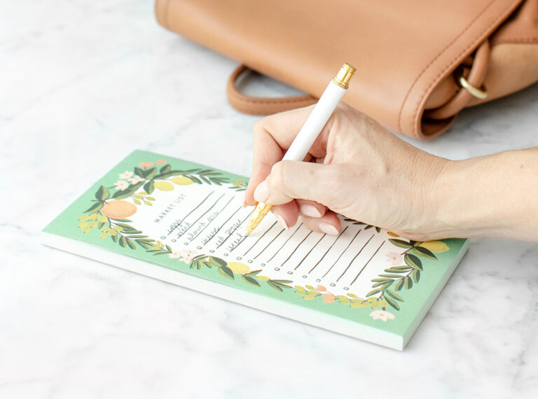 How I manage EVERYTHING – from groceries to gift lists!